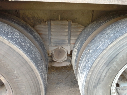 รถบรรทุกของเหลว Hino 16000 ลิตร รถบรรทุกของเหลว Hino 16000 ลิตร