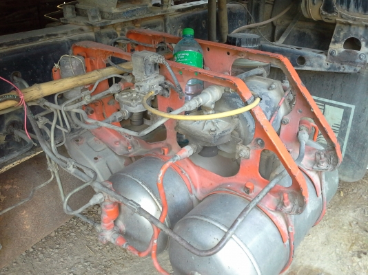 รถบรรทุกของเหลว Hino 16000 ลิตร รถบรรทุกของเหลว Hino 16000 ลิตร