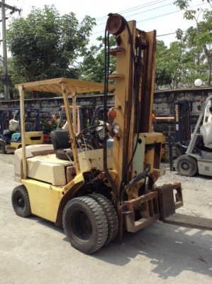 +++ ขายโฟล์คลิฟท์  T.C.M.  FD20   (รถนอกนำเข้า  สภาพดี)   เสา  4   เมตร  ฮิ้งค์โฟล์ค  งากระดก  เครื่องยนต์ดีเซล  เกียร์ธรรมดา  ล้อหน้าคู่   ยางลม *** สนใจ รายละเอียดโทร. คุยได้ครับ  081-659-7598 ***