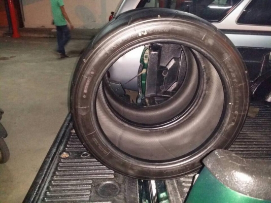 ยางซอฟ yogohama a050 TREADWEAR.60 295/35/18 ปี12  MADE IN  JAPAN แท้.ดอกยางหนาๆ ซื้อใช้เกินคุ้ม 1คู่คัฟ