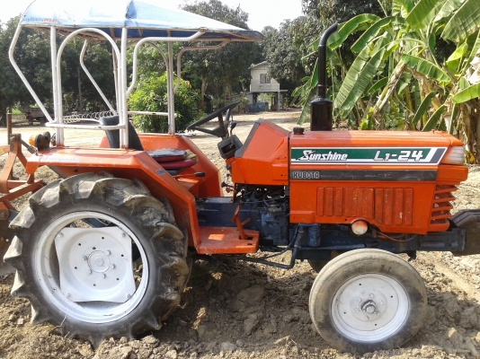 ขายรถไถคูโบต้า24แรง L1-24 พร้อมผาน3 รุ่นไหม่เกียร์ตงคอคับ ขายรถไถคูโบต้า24แรง L1-24 พร้อมผาน3 รุ่นไหม่เกียร์ตงคอคับ