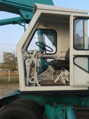 ขายรถแบคโฮล้อยาง International สภาพสวย ขายรถแบคโฮล้อยาง International สภาพสวย