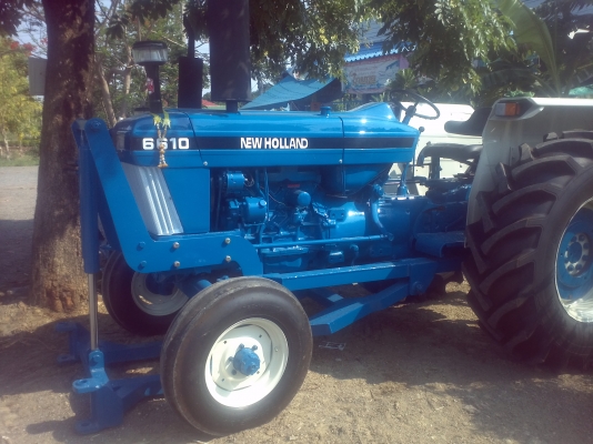 ขายFORD 6600 เสื้อลาย รถอยู่ระหว่างถนนท่าตะโก-นครสวรรต์