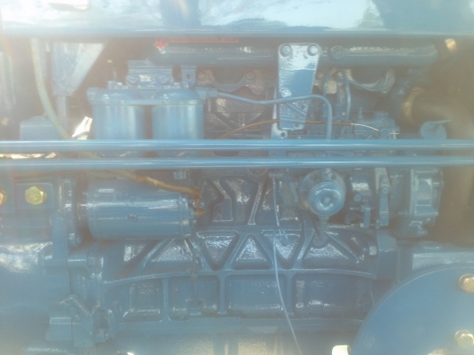 ขายFORD 6600 เสื้อลาย รถอยู่ระหว่างถนนท่าตะโก-นครสวรรต์