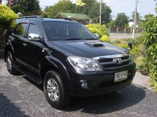 ขาย ฟอร์จูนเนอร์ เกียร์ AT 4*4 ตัวท๊อป รถสวยมาก ราคาถูก