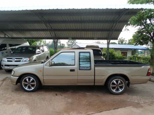 ขายกระบะ ISUZU DRAGON EYE SPACE CAB ตัวท็อปพวงมาลัยพาเวอร์...ไฟฟ้าทั้งคันระบบเซ็นทรัลล็อค รถบ้านแท้ใช้งานน้อยรถคุณหมออยู่โรงพยาบาลปทุมราชวงศา...เครื่องแน่นแรงดี ประหยัดน้ำมันสุดๆ สีบอร์นทองสวยๆทั้งภายนอกภายในเจ้าของรักษารถดีมาก....ครัชชีสวยไม่มีผุ เอกสารพ