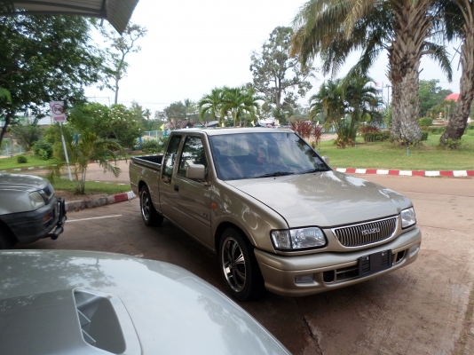 ขายกระบะ ISUZU DRAGON EYE SPACE CAB ตัวท็อปพวงมาลัยพาเวอร์...ไฟฟ้าทั้งคันระบบเซ็นทรัลล็อค รถบ้านแท้ใช้งานน้อยรถคุณหมออยู่โรงพยาบาลปทุมราชวงศา...เครื่องแน่นแรงดี ประหยัดน้ำมันสุดๆ สีบอร์นทองสวยๆทั้งภายนอกภายในเจ้าของรักษารถดีมาก....ครัชชีสวยไม่มีผุ เอกสารพ