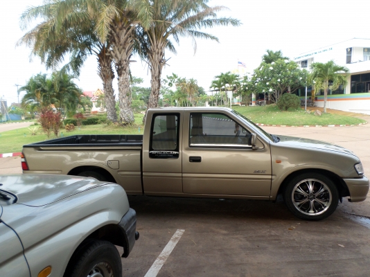 ขายกระบะ ISUZU DRAGON EYE SPACE CAB ตัวท็อปพวงมาลัยพาเวอร์...ไฟฟ้าทั้งคันระบบเซ็นทรัลล็อค รถบ้านแท้ใช้งานน้อยรถคุณหมออยู่โรงพยาบาลปทุมราชวงศา...เครื่องแน่นแรงดี ประหยัดน้ำมันสุดๆ สีบอร์นทองสวยๆทั้งภายนอกภายในเจ้าของรักษารถดีมาก....ครัชชีสวยไม่มีผุ เอกสารพ