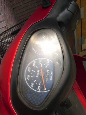 ขาย Suzuki Smash 110 ปี 49 สภาพเดิมๆ เครื่องดีไม่หลวม เล่มและเอกสารพร้อมโอน **มีชุดสีแตกด้านท้าย และมีรอยล้มหน้ากากด้านซ้าย ตามรูป**