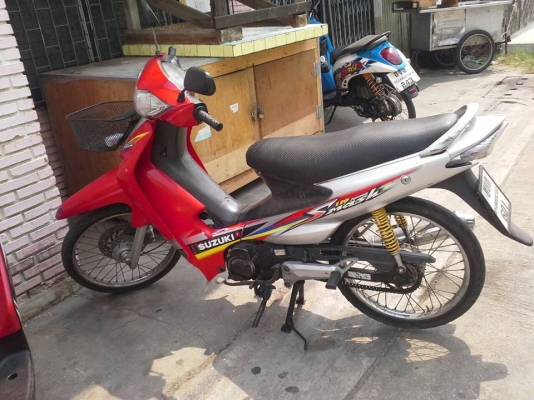 ขาย Suzuki Smash 110 ปี 49 สภาพเดิมๆ เครื่องดีไม่หลวม เล่มและเอกสารพร้อมโอน **มีชุดสีแตกด้านท้าย และมีรอยล้มหน้ากากด้านซ้าย ตามรูป**