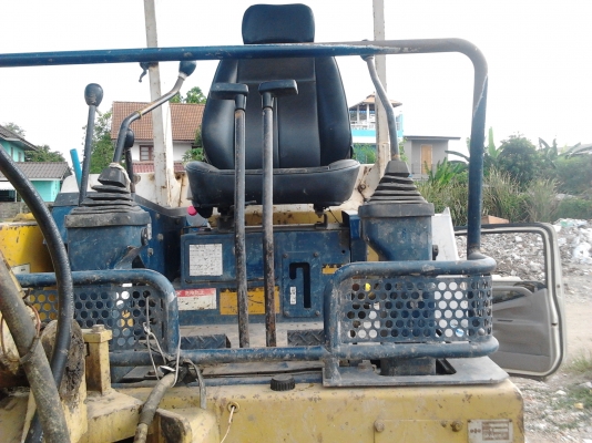 ขายด่วน โคมัสสุ พีซี 30 รุ่น 6 สภาพดีมากๆ พร้อมใช้งาน ขาย 235000 สนใจติดต่อ 089-3530206