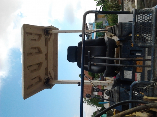 ขายด่วน โคมัสสุ พีซี 30 รุ่น 6 สภาพดีมากๆ พร้อมใช้งาน ขาย 235000 สนใจติดต่อ 089-3530206