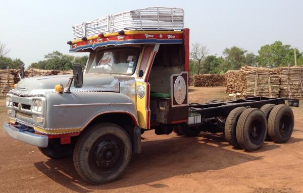 ขายหัวคัสซี 10 ล้อหัวยาว 2 เพลาใหญ่ช่วงล่าง FUSO เครื่อง EH700 168 แรงม้า สโลว์อินเตอร์ 4 สปีด คัสซีสวยจัด ยางเต็ม ทะเบียนพร้อมโอน