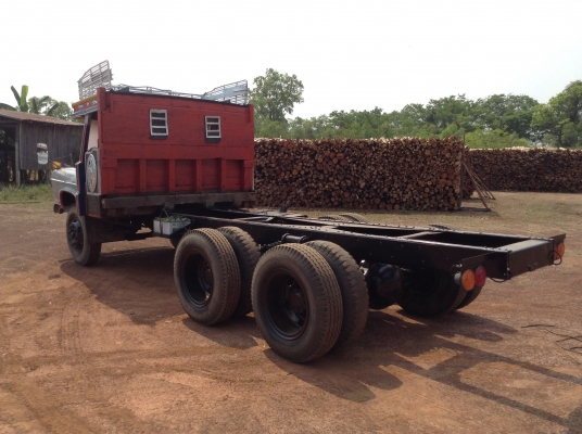 ขายหัวคัสซี 10 ล้อหัวยาว 2 เพลาใหญ่ช่วงล่าง FUSO เครื่อง EH700 168 แรงม้า สโลว์อินเตอร์ 4 สปีด คัสซีสวยจัด ยางเต็ม ทะเบียนพร้อมโอน