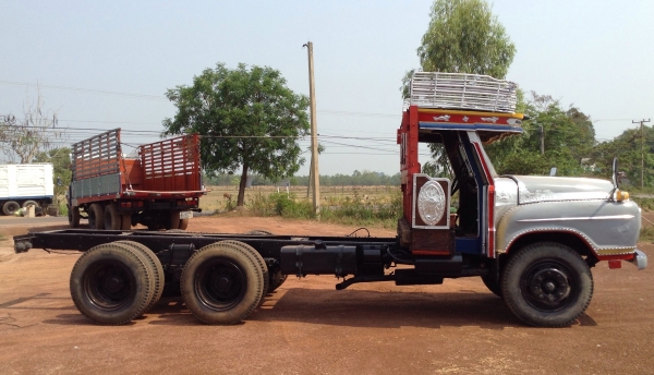 ขายหัวคัสซี 10 ล้อหัวยาว 2 เพลาใหญ่ช่วงล่าง FUSO เครื่อง EH700 168 แรงม้า สโลว์อินเตอร์ 4 สปีด คัสซีสวยจัด ยางเต็ม ทะเบียนพร้อมโอน