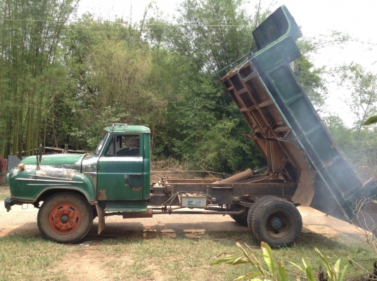 ขาย 6 ล้อหัวยาวดั้ม สภาพพร้อมใช้ เครื่อง DA640 140 แรงม้า เฟืองท้าย ZM 10 น็อต พาวเวอร์ มีระบบแอร์ ทะเบียนพร้อมโอนครับ