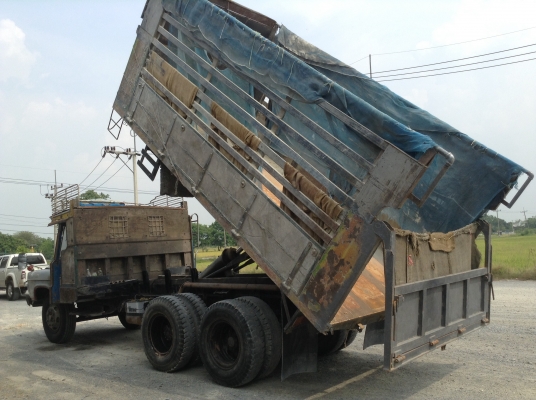 ขาย 10 ล้อหัวยาว เพลาเดียวดั้ม เครื่อง 6BD1 165 แรงม้าปั้มลม เกียร์ร็อคกี้ ช่วงล่าง FUSO ยกแท่น พวงมาลัยพาวเวอร์ เบรคลมดัน ทะเบียนพร้อมโอน