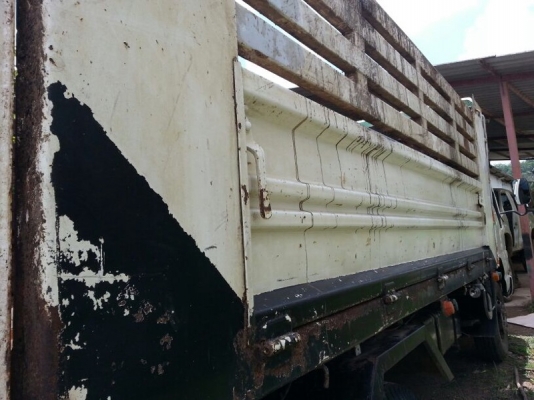 รถอีซูซุ 6 ล้อดั้ม 175 แรงม้า. ปี 51   สนใจติดต่อ 081 - 6079515