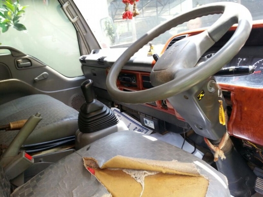 รถอีซูซุ 6 ล้อดั้ม 175 แรงม้า. ปี 51   สนใจติดต่อ 081 - 6079515