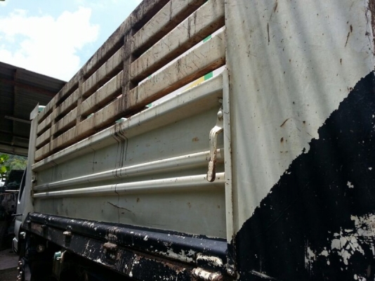 รถอีซูซุ 6 ล้อดั้ม 175 แรงม้า. ปี 51   สนใจติดต่อ 081 - 6079515