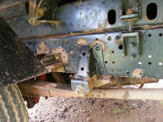 รถอีซูซุ 6 ล้อดั้ม 175 แรงม้า. ปี 51   สนใจติดต่อ 081 - 6079515