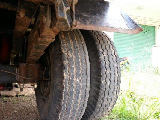 รถอีซูซุ 6 ล้อดั้ม 175 แรงม้า. ปี 51   สนใจติดต่อ 081 - 6079515