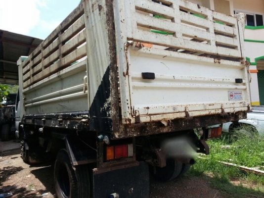 รถอีซูซุ 6 ล้อดั้ม 175 แรงม้า. ปี 51   สนใจติดต่อ 081 - 6079515