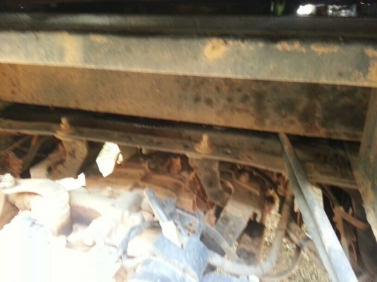 รถอีซูซุ 6 ล้อดั้ม 175 แรงม้า. ปี 51   สนใจติดต่อ 081 - 6079515