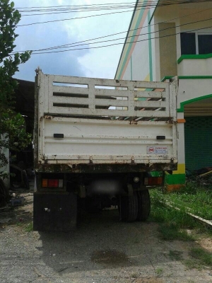 รถอีซูซุ 6 ล้อดั้ม 175 แรงม้า. ปี 51   สนใจติดต่อ 081 - 6079515