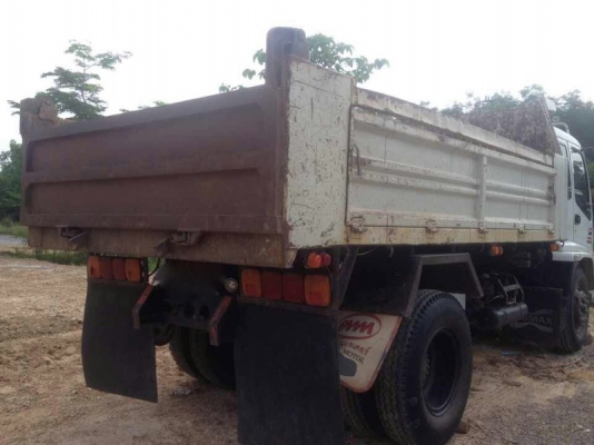 รถอีซูซุ 6 ล้อดั้ม 200 แรงม้า. ปี 50  ( รถวิ่ง 2xx,xxx กม. )    สนใจติดต่อ 081 - 6079515