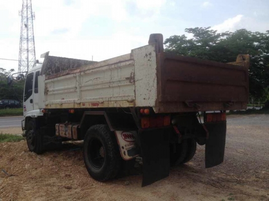 รถอีซูซุ 6 ล้อดั้ม 200 แรงม้า. ปี 50  ( รถวิ่ง 2xx,xxx กม. )    สนใจติดต่อ 081 - 6079515