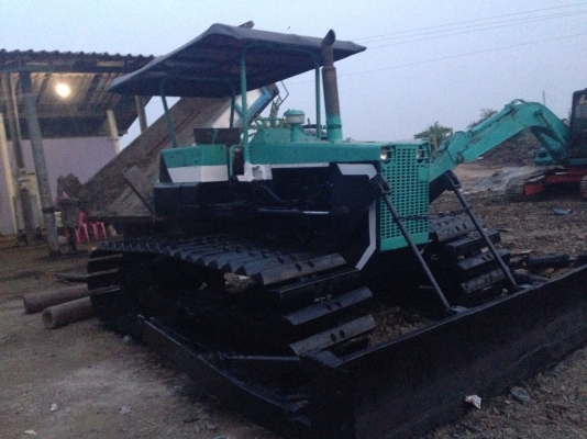 ขายรถเเทร็กเตอร์ D3 สภาพสวย พร้อมใช้งาน เครื่องดี ช่วงล่างดี ใบแทร๊กเต็ม ราคาต่อรองได้