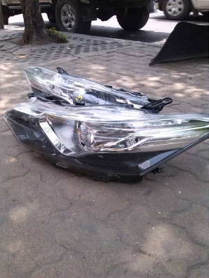 ขายไฟหน้าวีออช 2013 1 คู่