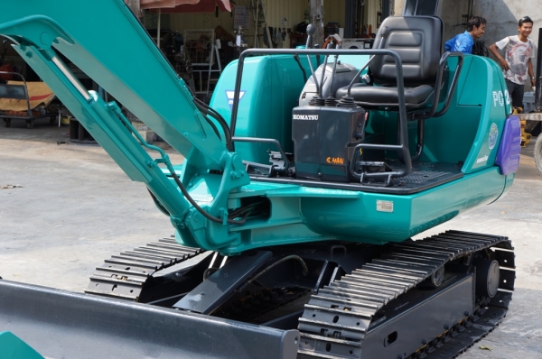 ขายรถขุด KOMUTSU PC 20-7 เก่านอกปรับสภาพแล้วพร้อมใช้งาน