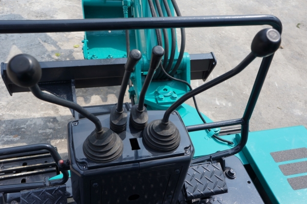 ขายรถขุด KOMUTSU PC 20-7 เก่านอกปรับสภาพแล้วพร้อมใช้งาน