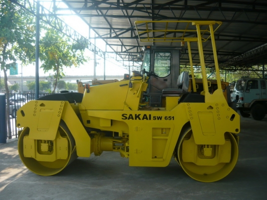 รถบด 7 ตัน Sakai SW651 พร้อมใช้งาน ราคาย่อมเยาว์ ระบสมบูรณ์