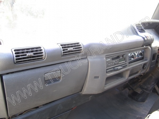 รถบรรทุก 6 ล้อ ยี่ห้อ ISUZU รุ่น NKR 130 แรงม้า รถใช้น้อย ไมล์ 86,870 กิโล รถบรรทุก 6 ล้อ ยี่ห้อ ISUZU รุ่น NKR 130 แรงม้า รถใช้น้อย ไมล์ 86,870 กิโล