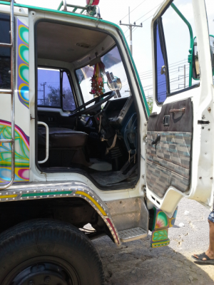 ขาย ISUZU.Rocky(ท้ายลาด) เครื่อง240แรง2เพลาเครื่องส้ม เกียร์ฟลูเลอร์ เครื่องดี ครัทซีสวย เดิมๆ สวย บรรทุกแม็คโครใหญ่ได้ ขาย 1020,000 บาท