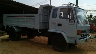 รถบรรทุก 6 ล้อ