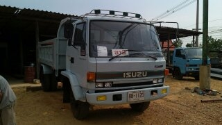 รถบรรทุก 6 ล้อ