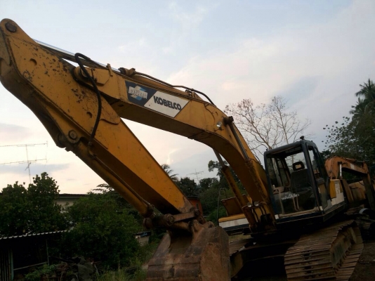 ขายรถแบ็คโฮ KOBELCO SK 200 mark 3 เครื่องปั๊มเดิม ไฟฟ้าตัด เอกสารเล่มทะเบียน