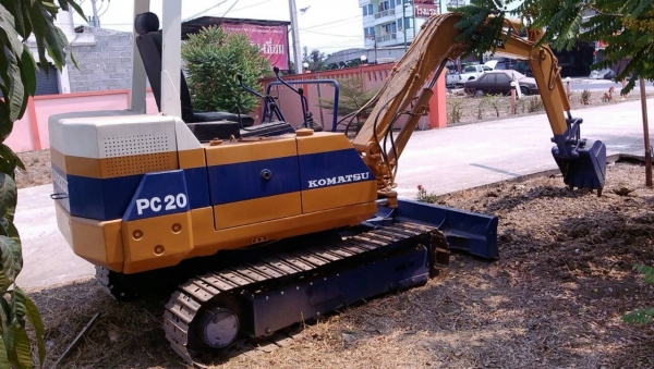 ขายรถแบ็คโฮ Komatsu PC20 รุ่น 6 เอกสารสัญญาซื้อขาย รถทำงานอยู่