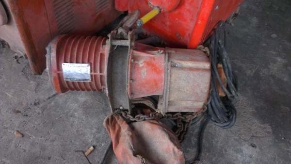 Sell> ขายรอกโซ่ไฟฟ้ามือสอง 0.5 ตัน ไฟ 3 เฟส 380V. พร้อมใช้งาน เครื่องสมบูรณ์หมดทุกอย่างครับ