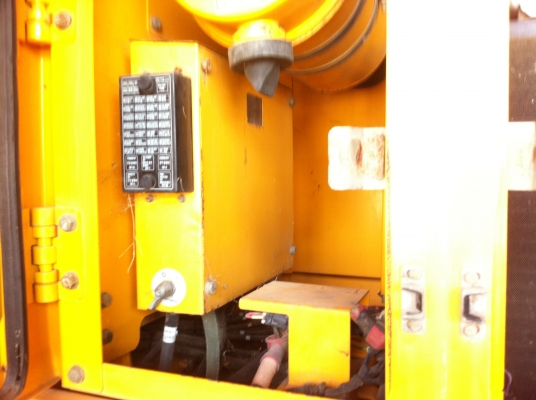 ขายรถแบคโฮ HYUNDAI ROBEX-210LC-7 รถสวยมาก 9000 กว่า ชั้วโมง อิมวอย ไฟฟ้าเต็ม สนใจโทร