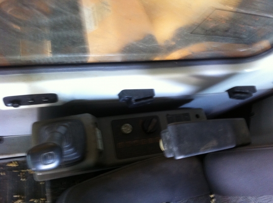 ขายรถแบคโฮ HYUNDAI ROBEX-210LC-7 รถสวยมาก 9000 กว่า ชั้วโมง อิมวอย ไฟฟ้าเต็ม สนใจโทร