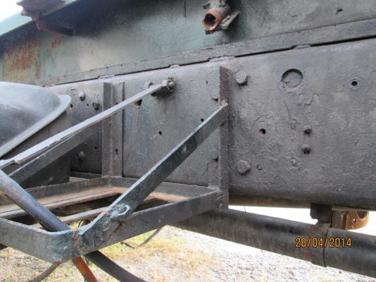 HINO-เครื่องEH700รถ6ล้อ.7.20เมตร.ตีแบบ10ล้อลงเล่มทุกอย่าง...ขายตามสภาพ.400.000บ HINO-เครื่องEH700รถ6ล้อ.7.20เมตร.ตีแบบ10ล้อลงเล่มทุกอย่าง...ขายตามสภาพ.400.000บ