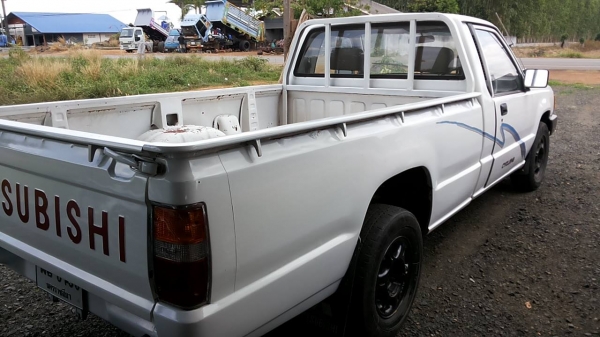 **78,000 บ.ต่อรอง**ขายกระบะตอนเดียว MITSU L200 CYCLONE 2.5ปี33 เครื่องดี แรงดี เกียรืดี ช่วงล่างดีคัสซีสวยเดิมไม่มีผุ กระบะพื้นมีผุนิดหน่อย ภายในเก๋งดี คอนโซลครบ พ.ธรรมดา ล้อแม็ก ยางดี4เส้น สีสันสวย รถเคลียร์สีมา พร้อมใช้งาน เอกสารครบ ราคาต่อรองได้เด้อ พี **78,000 บ.ต่อรอง**ขายกระบะตอนเดียว MITSU L200 CYCLONE 2.5ปี33 เครื่องดี แรงดี เกียรืดี ช่วงล่างดีคัสซีสวยเดิมไม่มีผุ กระบะพื้นมีผุนิดหน่อย ภายในเก๋งดี คอนโซลครบ พ.ธรรมดา ล้อแม็ก ยางดี4เส้น สีสันสวย รถเคลียร์สีมา พร้อมใช้งาน เอกสารครบ ราคาต่อรองได้เด้อ พี