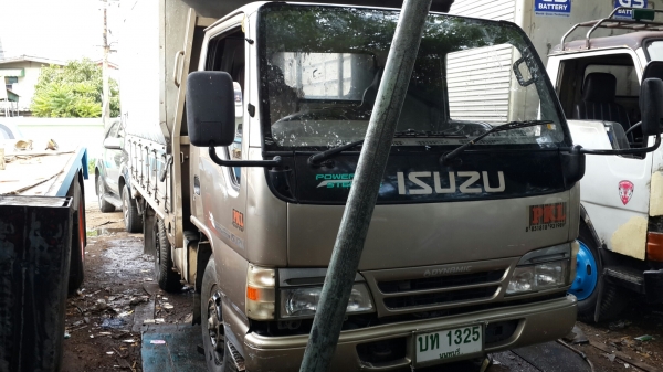 ขาย4ล้อบรรทุกอีซูซุ NKR ทะเบียนไม่ติดเวลา พวงมาลัยพาวเวอร์ กระจกไฟฟ้า แอร์เย็นฉ่ำ เพลาลอย ยางดี4เส้น มีลิปหลัง เครื่อง4DE1 110แรงม้า สภาพดีพร้อมใช้