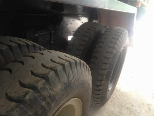 รถอีซุซุ 10 ล้อดั้ม 240 แรงม้า.  สนใจติดต่อ 081 - 6079515