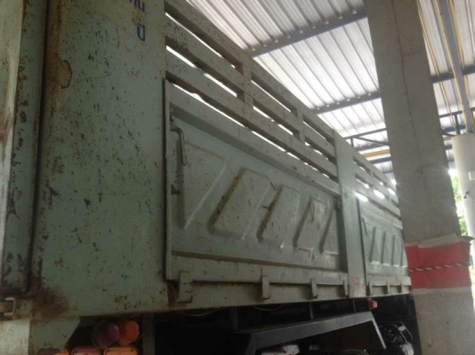 รถอีซุซุ 10 ล้อดั้ม 240 แรงม้า.  สนใจติดต่อ 081 - 6079515